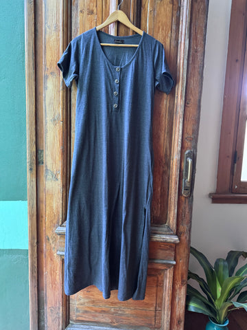 Maxi Vestido Edith con cartera con botones y bolsillos