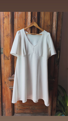 Vestido Lucrezia marfil evase manga amplia escote V