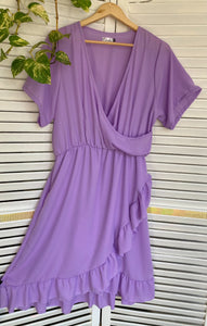 Vestido Lila cruzado irregular con volados color lila fs